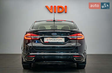 Седан Ford Fusion 2017 в 