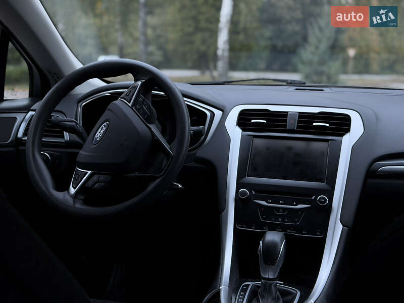 Седан Ford Fusion 2014 в Лубнах