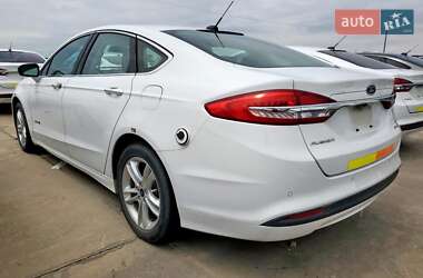 Седан Ford Fusion 2018 в 
