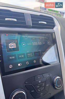 Седан Ford Fusion 2014 в 