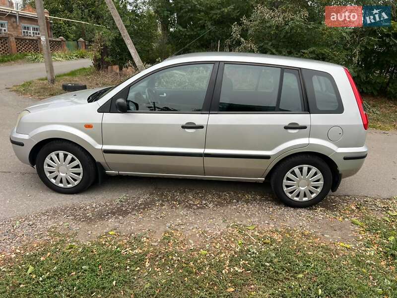 Хетчбек Ford Fusion 2004 в Дніпрі