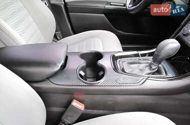 Седан Ford Fusion 2016 в 