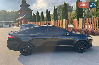Седан Ford Fusion 2015 в 