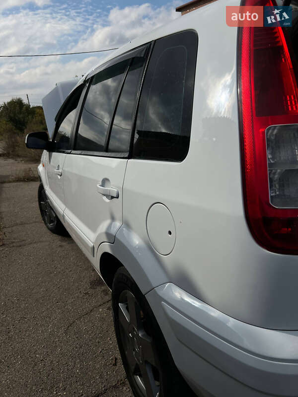 Хетчбек Ford Fusion 2010 в Добровеличківці