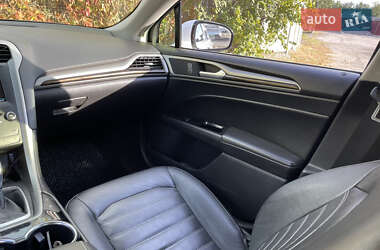 Седан Ford Fusion 2014 в 
