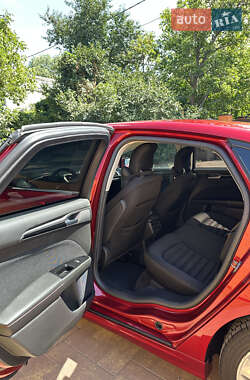 Седан Ford Fusion 2013 в 