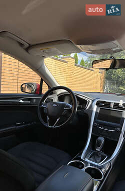 Седан Ford Fusion 2013 в 