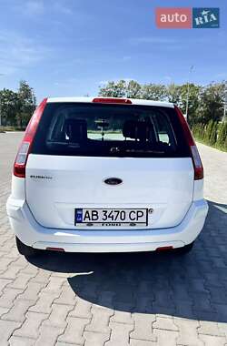 Хэтчбек Ford Fusion 2011 в 