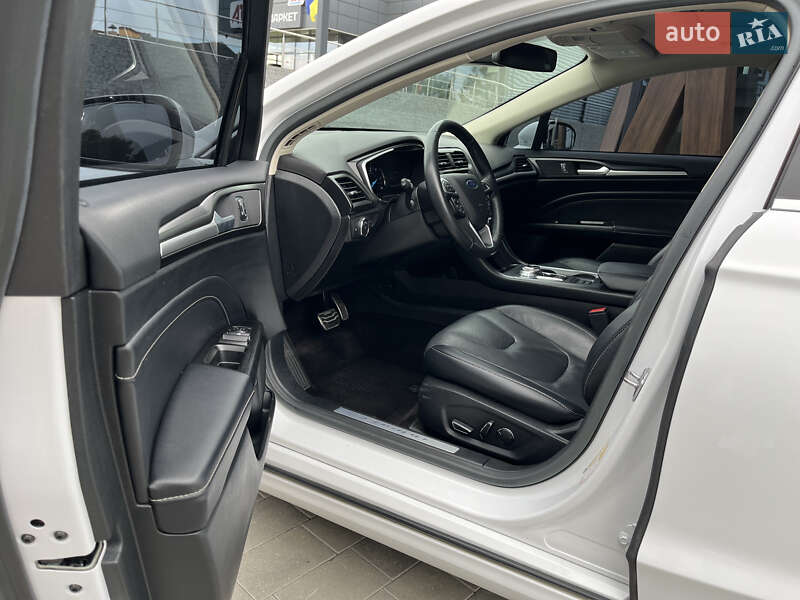 Седан Ford Fusion 2016 в Луцке