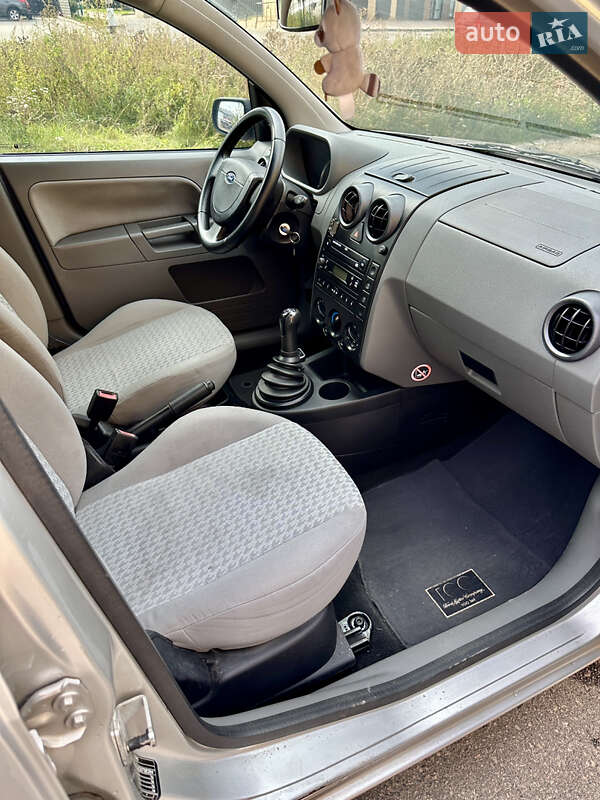 Хэтчбек Ford Fusion 2003 в Белой Церкви фото 29 Хэтчбек Ford Fusion 2003 в Белой Церкви