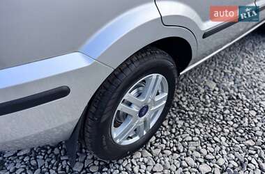 Хэтчбек Ford Fusion 2004 в 