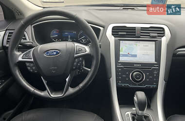 Седан Ford Fusion 2014 в 