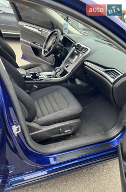 Седан Ford Fusion 2014 в 