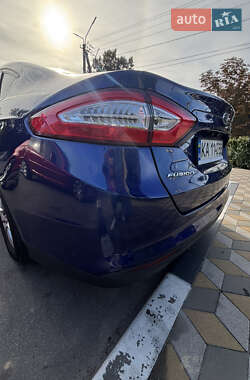 Седан Ford Fusion 2015 в 