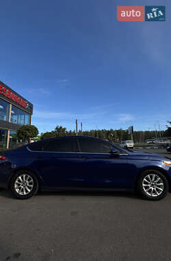Седан Ford Fusion 2015 в 