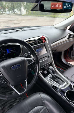 Седан Ford Fusion 2012 в 