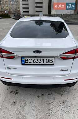 Седан Ford Fusion 2018 в 