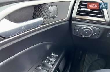Седан Ford Fusion 2018 в 
