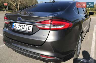 Седан Ford Fusion 2016 в 