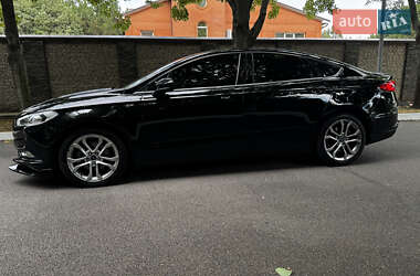 Седан Ford Fusion 2017 в 