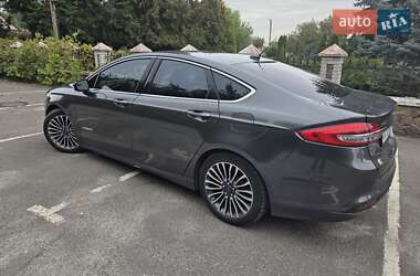 Седан Ford Fusion 2016 в 