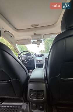 Седан Ford Fusion 2016 в 