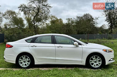 Седан Ford Fusion 2016 в 