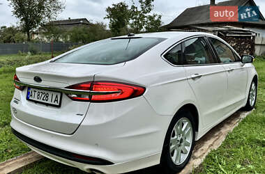 Седан Ford Fusion 2016 в 