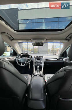 Седан Ford Fusion 2013 в 