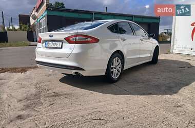 Седан Ford Fusion 2015 в 
