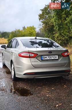Седан Ford Fusion 2015 в 