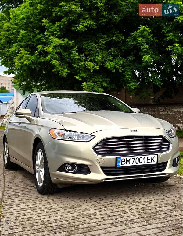Седан Ford Fusion 2015 в Ромнах
