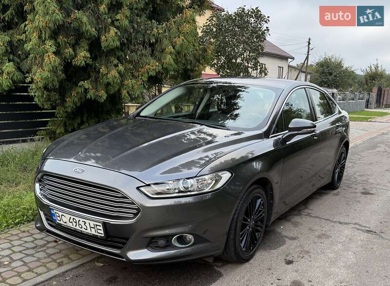 Седан Ford Fusion 2016 в 