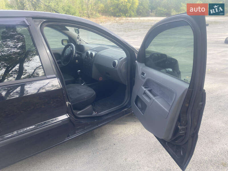 Хэтчбек Ford Fusion 2003 в Днепре