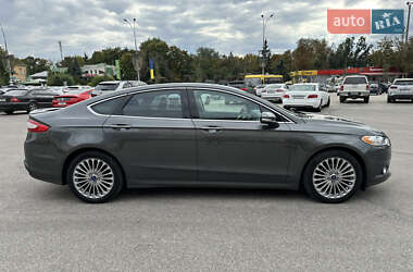 Седан Ford Fusion 2015 в 