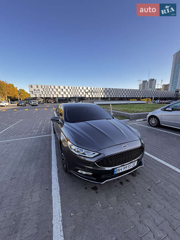 Седан Ford Fusion 2017 в 