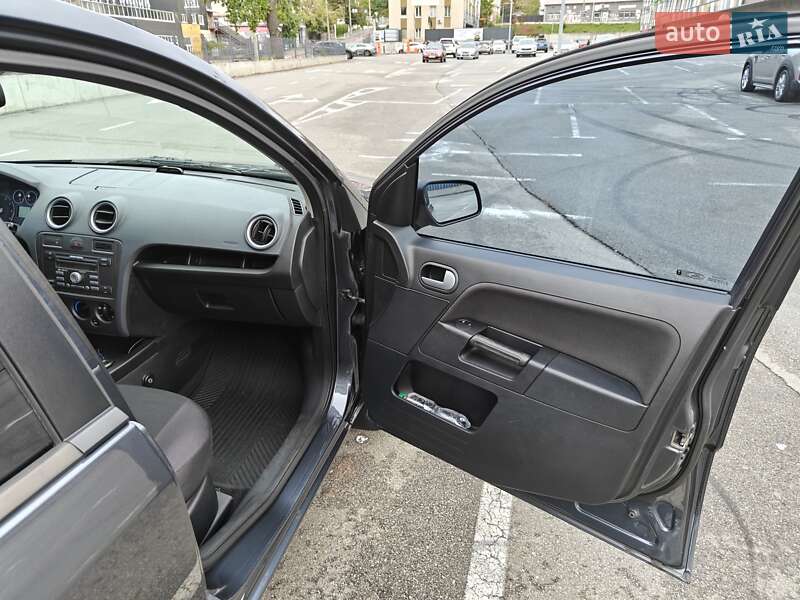 Хэтчбек Ford Fusion 2007 в Киеве