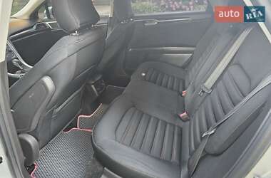 Седан Ford Fusion 2015 в 