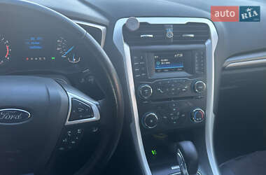 Седан Ford Fusion 2014 в 