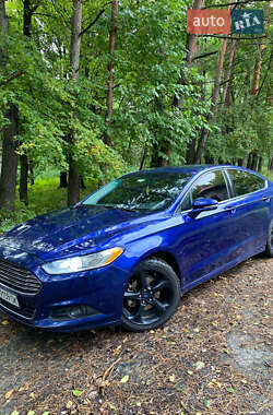 Седан Ford Fusion 2015 в 