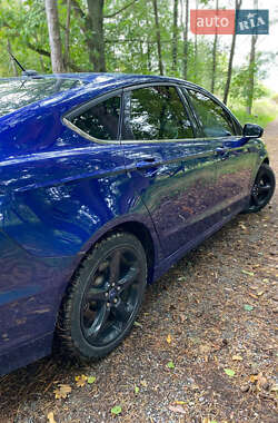 Седан Ford Fusion 2015 в 