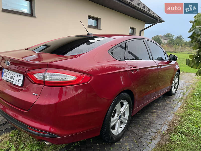 Седан Ford Fusion 2013 в Ровно