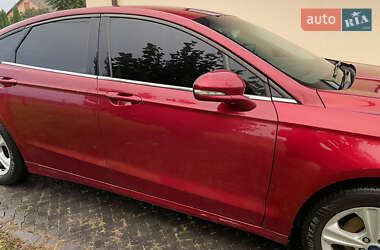 Седан Ford Fusion 2013 в 