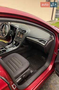Седан Ford Fusion 2013 в 