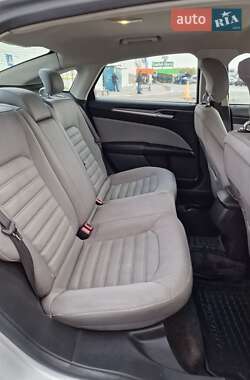 Седан Ford Fusion 2014 в 