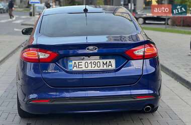 Седан Ford Fusion 2016 в 