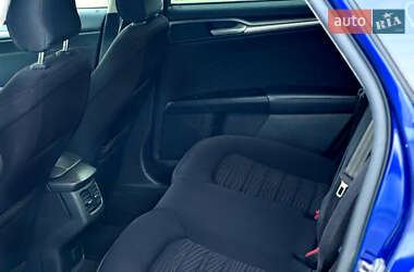 Седан Ford Fusion 2016 в 