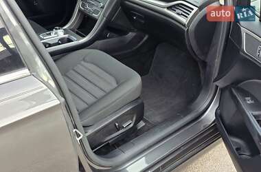 Седан Ford Fusion 2018 в 
