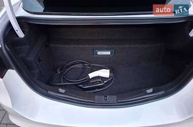 Седан Ford Fusion 2015 в 