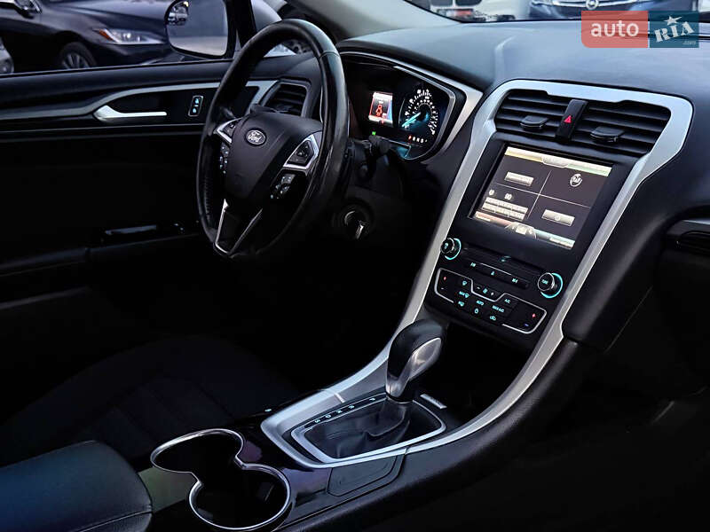 Седан Ford Fusion 2016 в Харкові